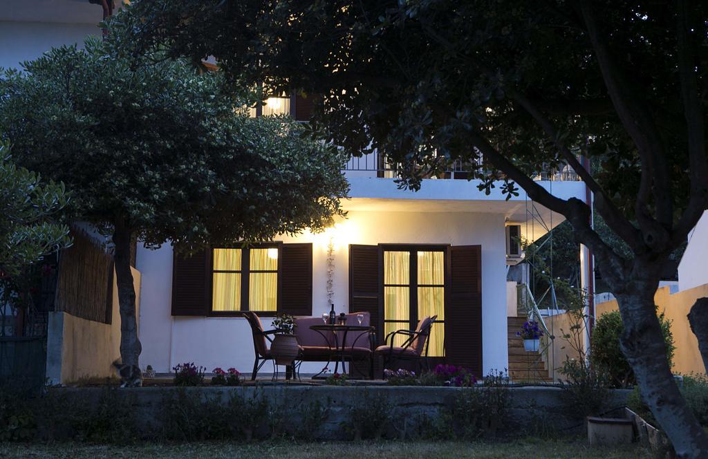 Neria Summer Houses Hanioti Exterior photo